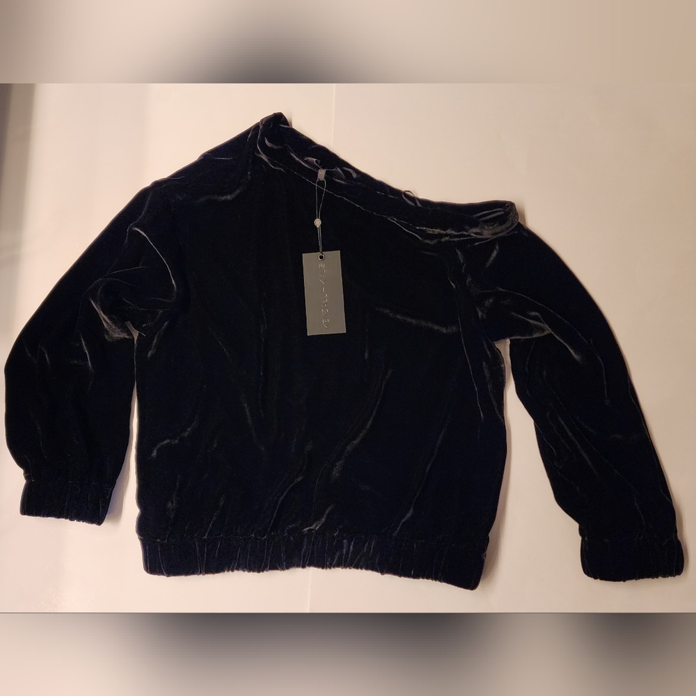 Kendall & Kylie Black One-Shoulder LS Velvet Top Size XS - Picture 3 of 9
